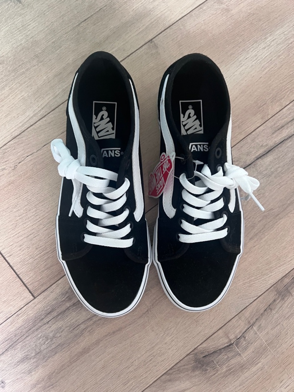 Vans Black and White Old Skool Low-Top Sneakers 6.5